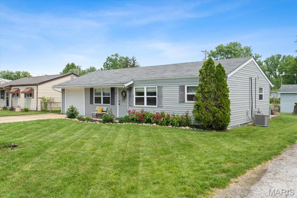 307 Weber Drive Eureka, MO 63025 - Photo 3 of 41