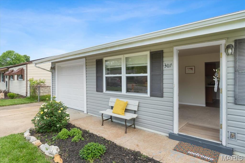 307 Weber Drive Eureka, MO 63025 - Photo 4 of 41