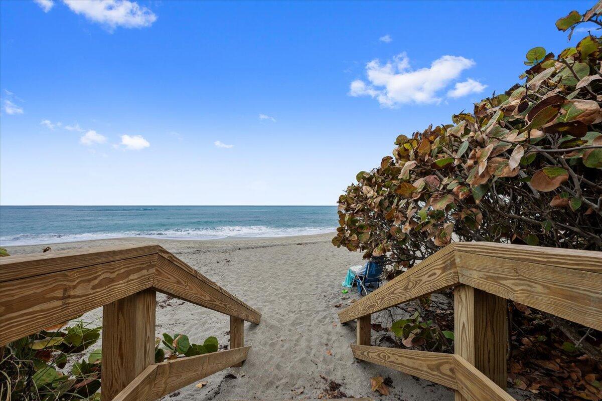 200 Ocean Trail Way, Unit 1105 Jupiter, FL 33477 - Photo 20 of 35 a view of a backyard of the house