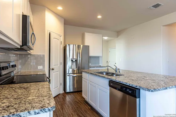 $2,350 | 11219 Pomona Park, San Antonio, TX 78249