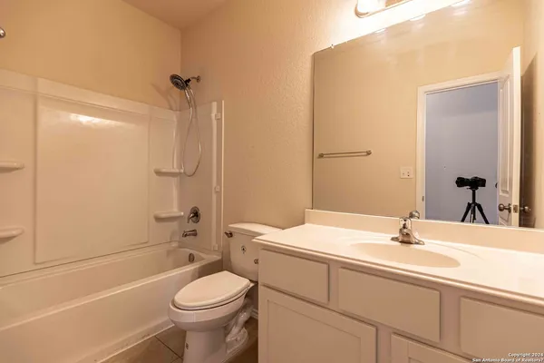 $2,350 | 11219 Pomona Park, San Antonio, TX 78249