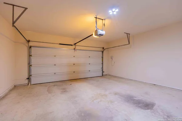 $2,350 | 11219 Pomona Park, San Antonio, TX 78249