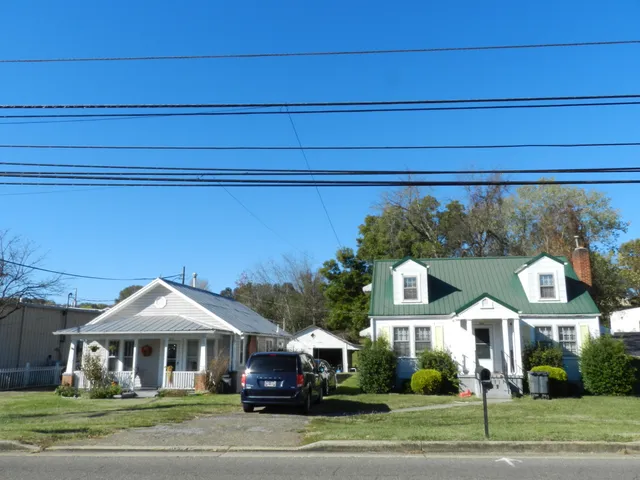 $399,000 | 200-202 Main Street West, Mount Carmel, TN 37645