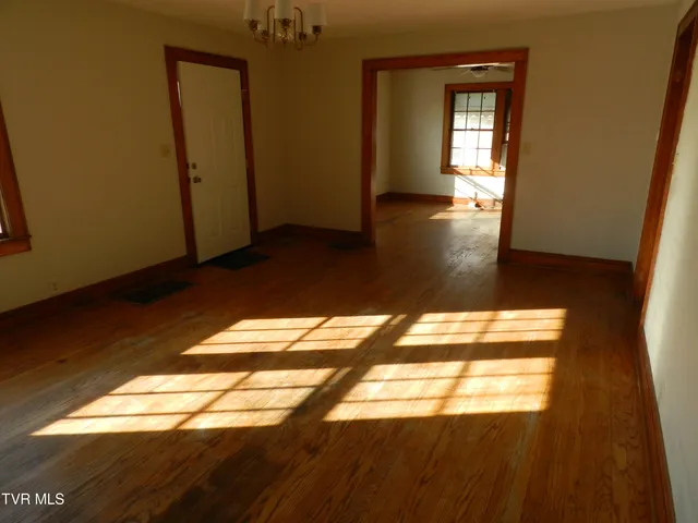 $399,000 | 200-202 Main Street West, Mount Carmel, TN 37645