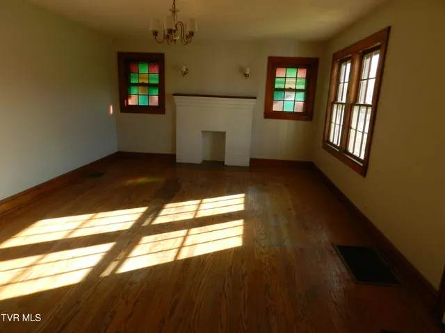 $399,000 | 200-202 Main Street West, Mount Carmel, TN 37645