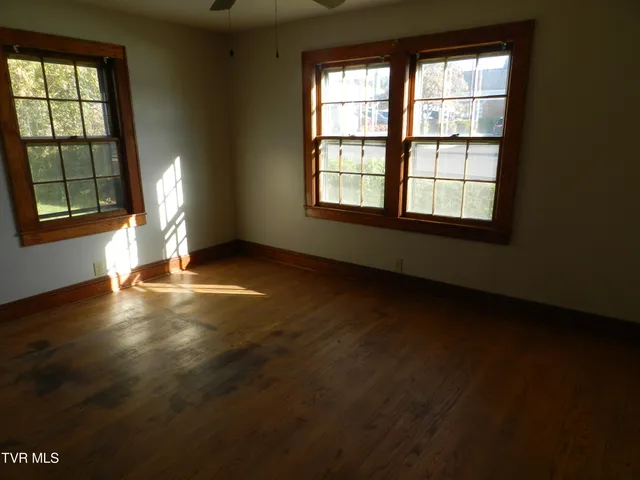 $399,000 | 200-202 Main Street West, Mount Carmel, TN 37645