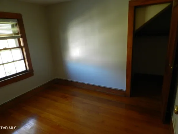 $389,000 | 200-202 Main Street West, Mount Carmel, TN 37645