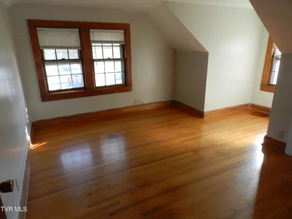 $389,000 | 200-202 Main Street West, Mount Carmel, TN 37645