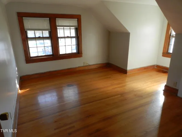 $399,000 | 200-202 Main Street West, Mount Carmel, TN 37645