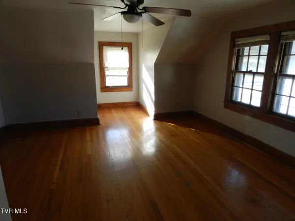 $389,000 | 200-202 Main Street West, Mount Carmel, TN 37645