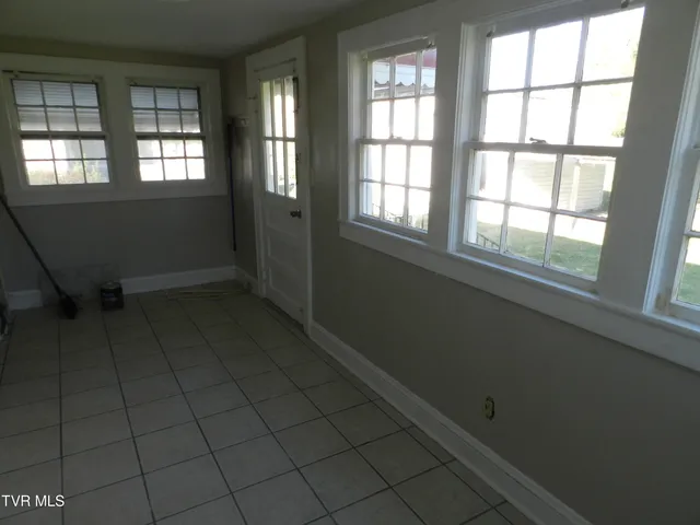 $399,000 | 200-202 Main Street West, Mount Carmel, TN 37645