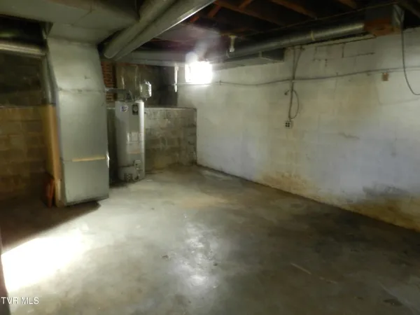 $389,000 | 200-202 Main Street West, Mount Carmel, TN 37645