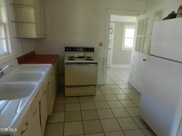 $399,000 | 200-202 Main Street West, Mount Carmel, TN 37645