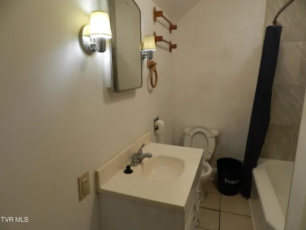 $389,000 | 200-202 Main Street West, Mount Carmel, TN 37645