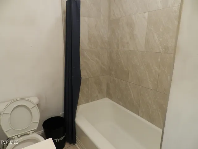 $399,000 | 200-202 Main Street West, Mount Carmel, TN 37645