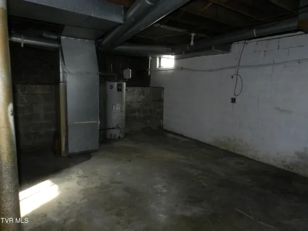 $389,000 | 200-202 Main Street West, Mount Carmel, TN 37645