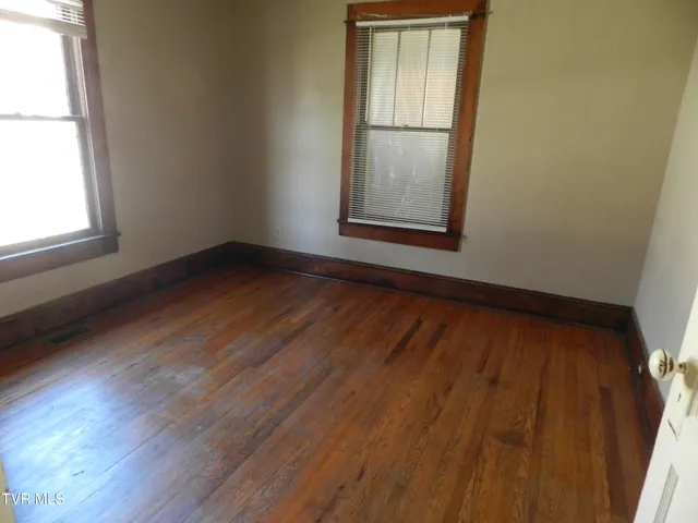 $399,000 | 200-202 Main Street West, Mount Carmel, TN 37645