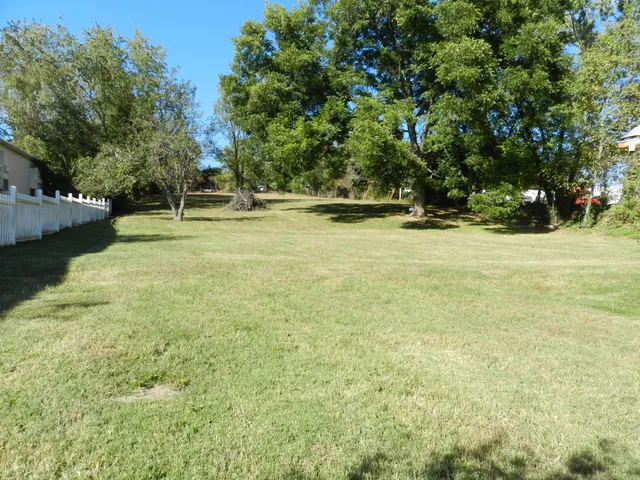 $399,000 | 200-202 Main Street West, Mount Carmel, TN 37645