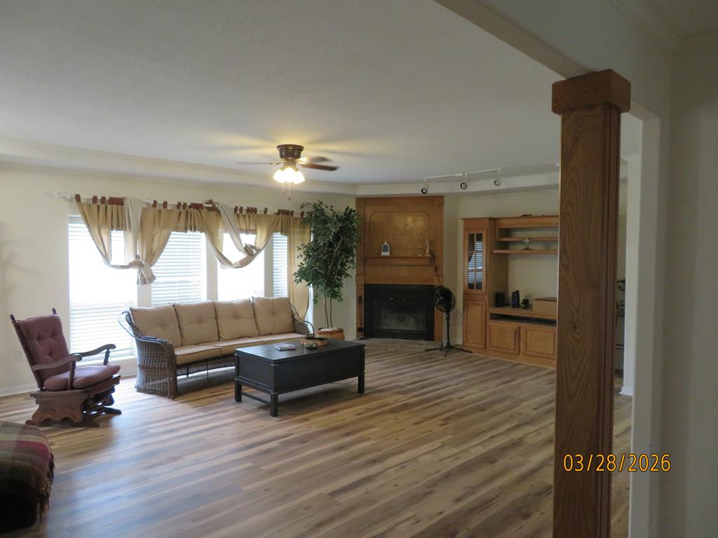 102 Robin Hill Kerrville, TX 78028 - Photo 16 of 25