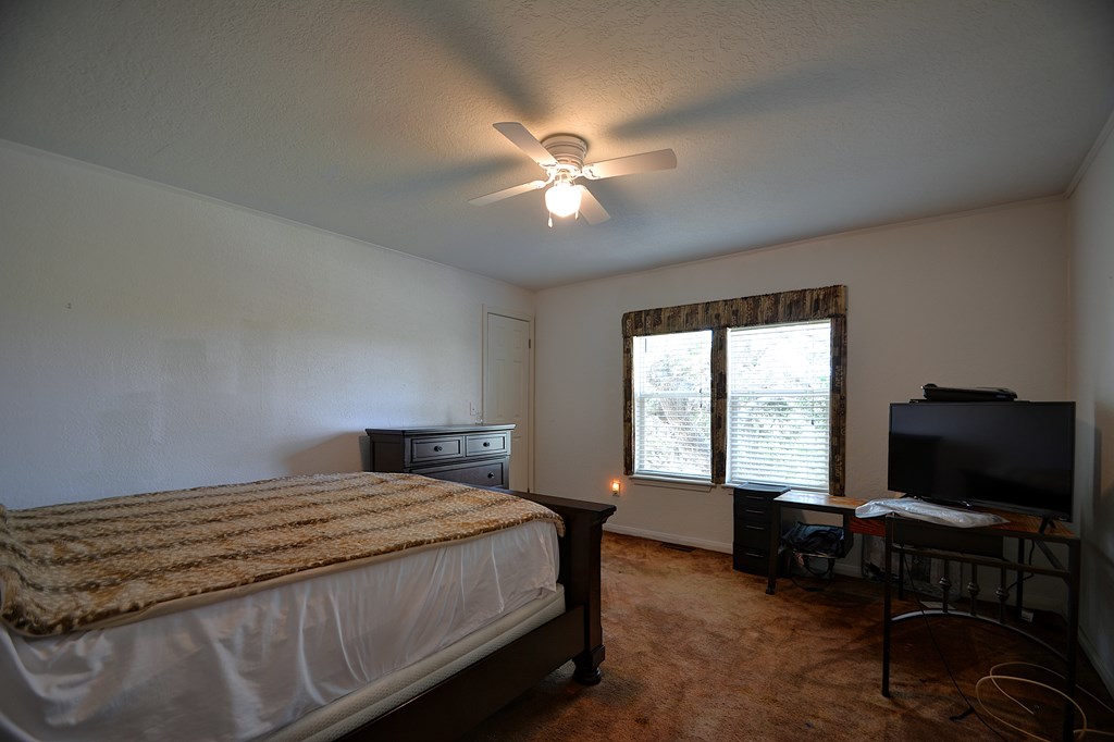 102 Robin Hill Kerrville, TX 78028 - Photo 4 of 25