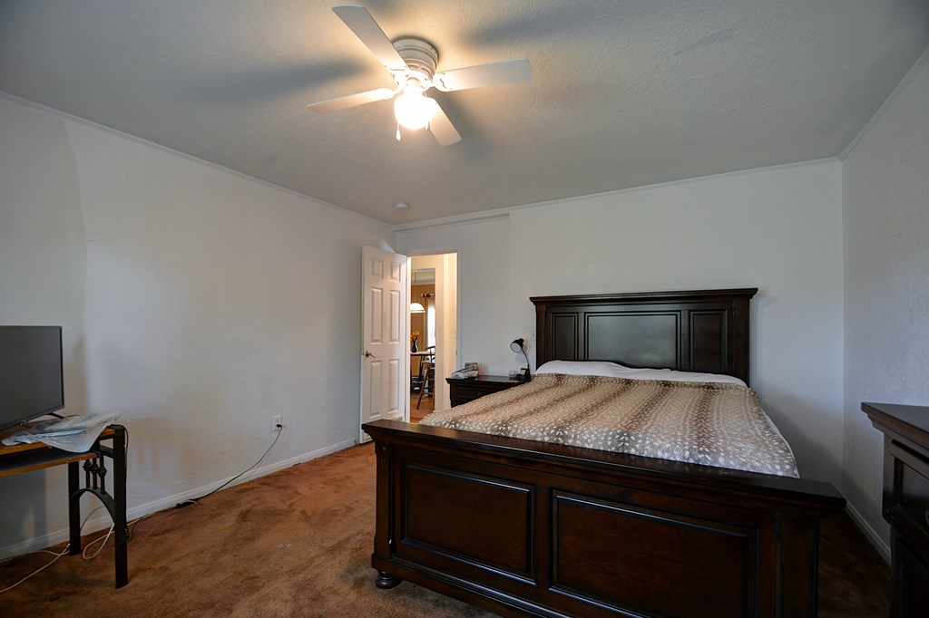 102 Robin Hill Kerrville, TX 78028 - Photo 5 of 25