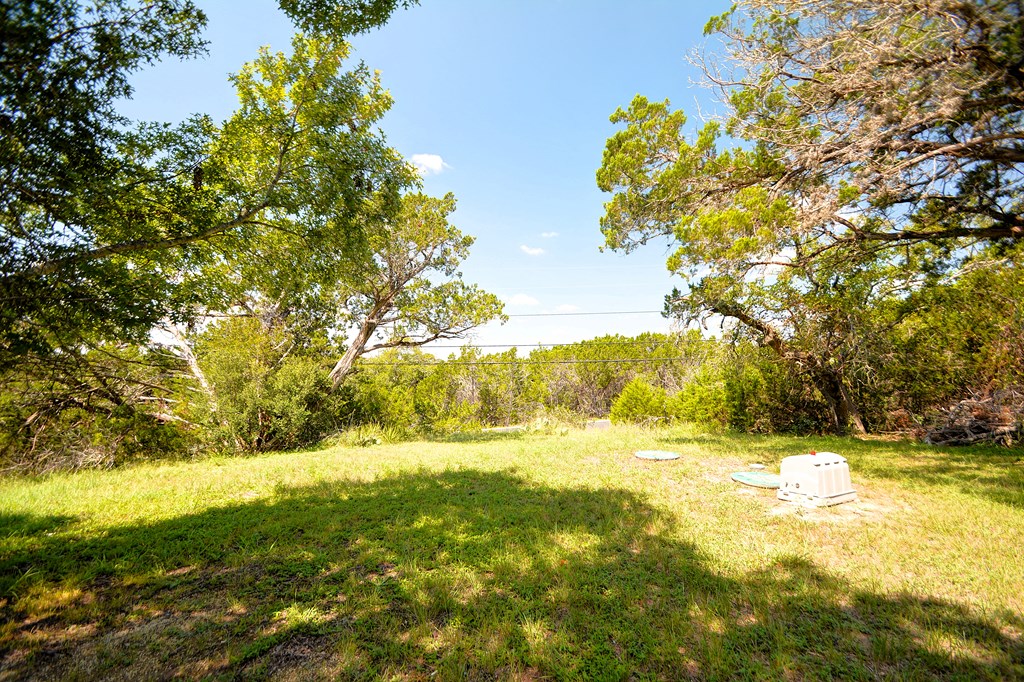 102 Robin Hill Kerrville, TX 78028 - Photo 6 of 25