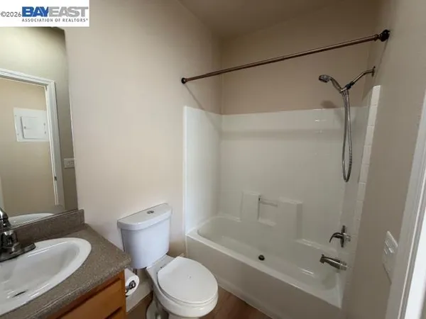 $199,900 | 3263 Vineyard Avenue, Unit 200, Pleasanton, CA 94566