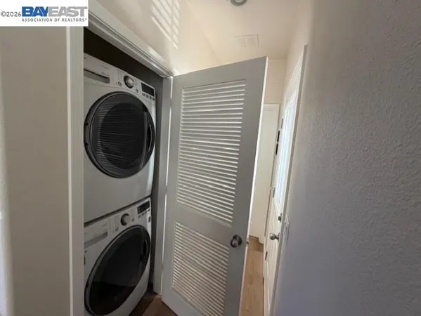 $199,900 | 3263 Vineyard Avenue, Unit 200, Pleasanton, CA 94566