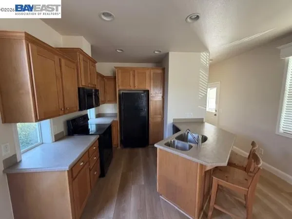 $199,900 | 3263 Vineyard Avenue, Unit 200, Pleasanton, CA 94566