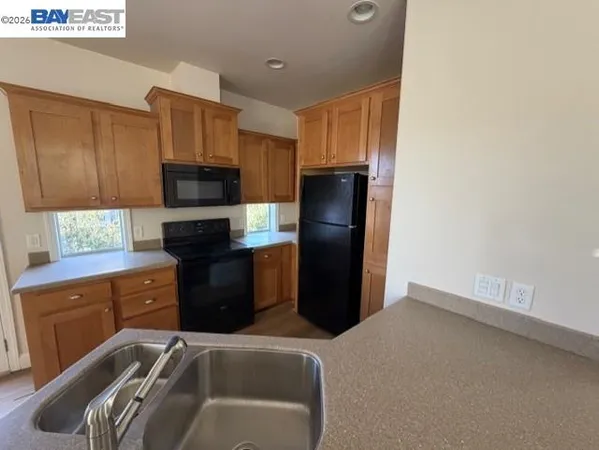 $199,900 | 3263 Vineyard Avenue, Unit 200, Pleasanton, CA 94566