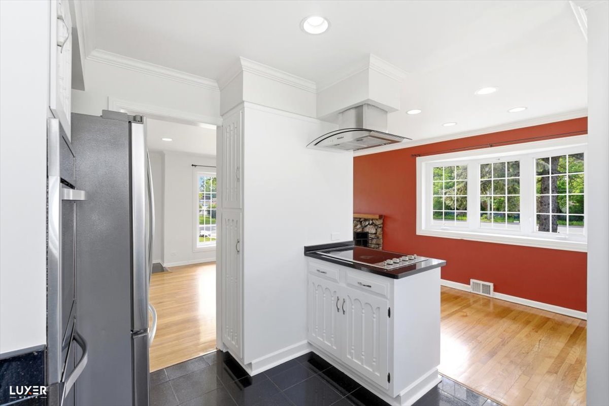 2 Washington Street Glenview, IL 60025 - Photo 13 of 39