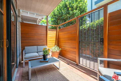 $2,500,000 | 2411 4th Street, Unit 2, Santa Monica, CA 90405