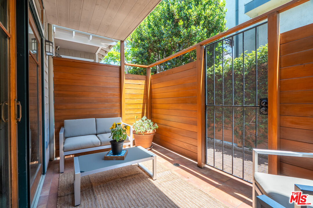 2411 4th Street, Unit 2 Santa Monica, CA 90405 - Photo 28 of 47