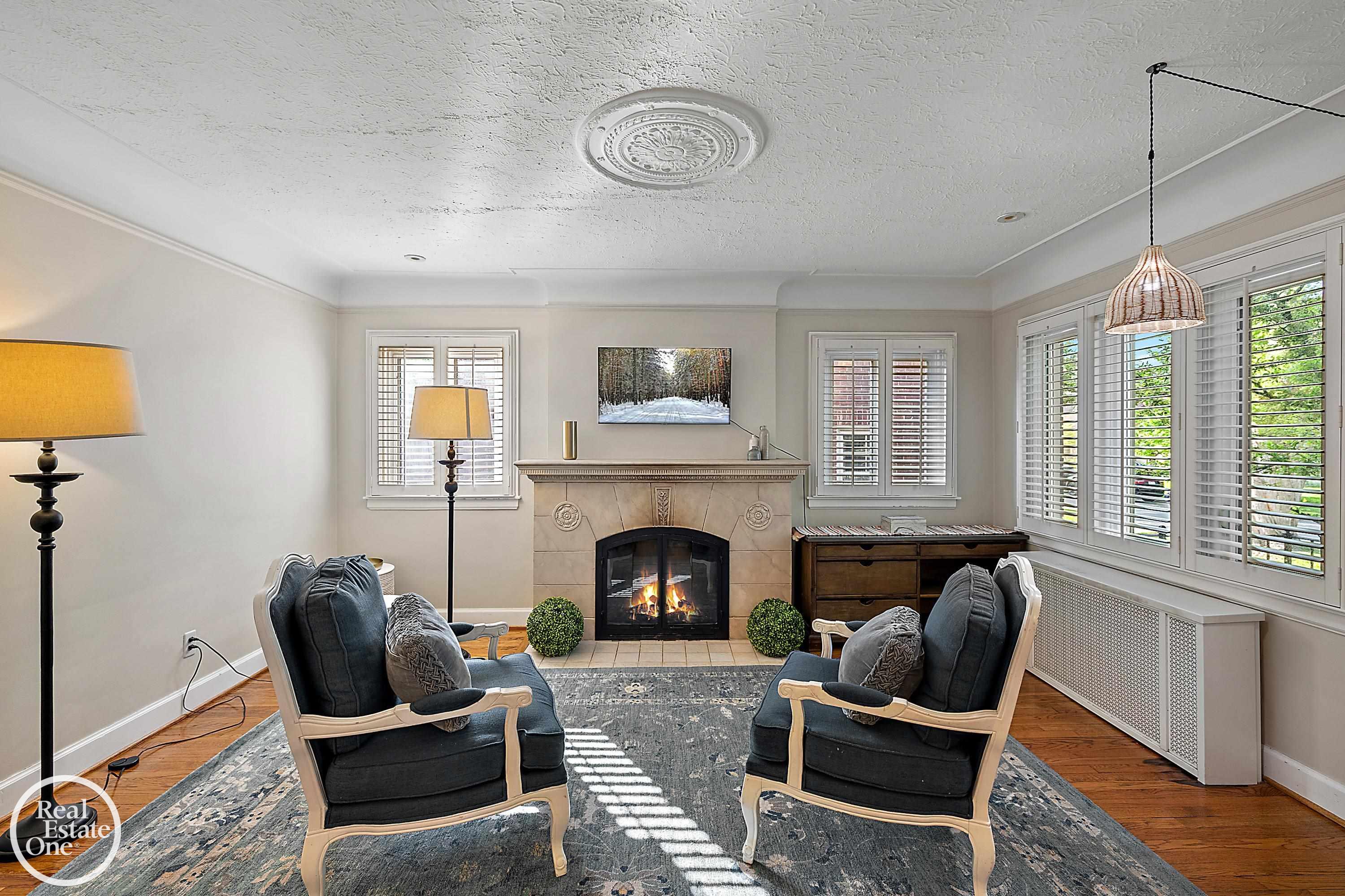 277 Merriweather Road Grosse Pointe Farms, MI 48236 - Photo 10 of 51