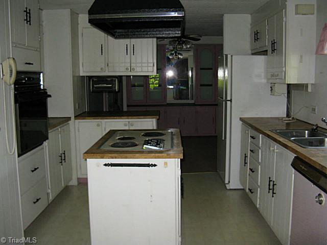 4535 Kime Farm Road Climax, NC 27233 - Photo 3 of 16 Living Room.