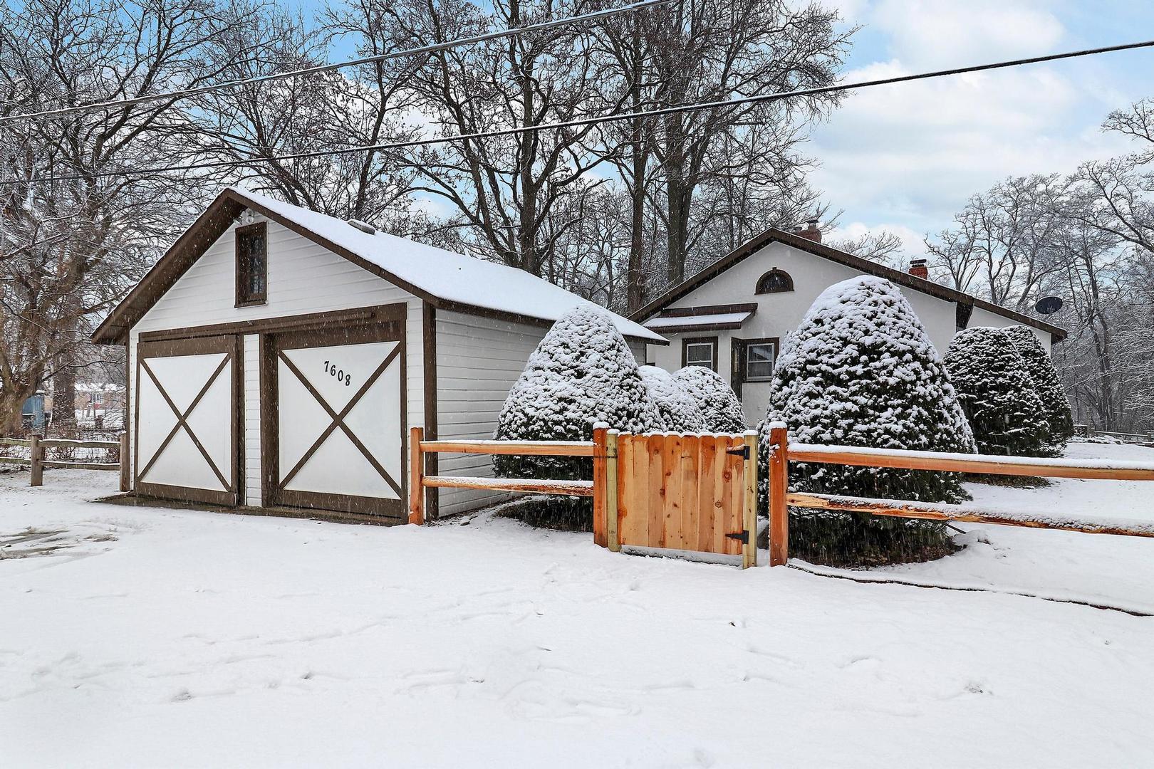 7608 Beverly Way Spring Grove, IL 60081 - Photo 3 of 25 a view of outdoor space and yard