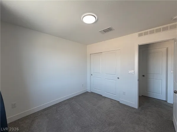 $2,895 | 7346 Pioneer Way, Las Vegas, NV 89113