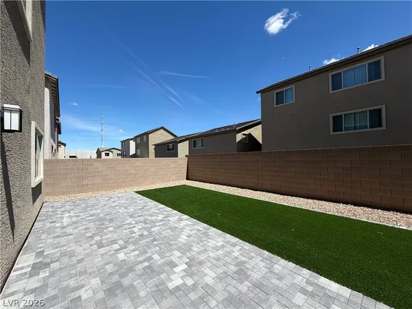 $2,895 | 7346 Pioneer Way, Las Vegas, NV 89113