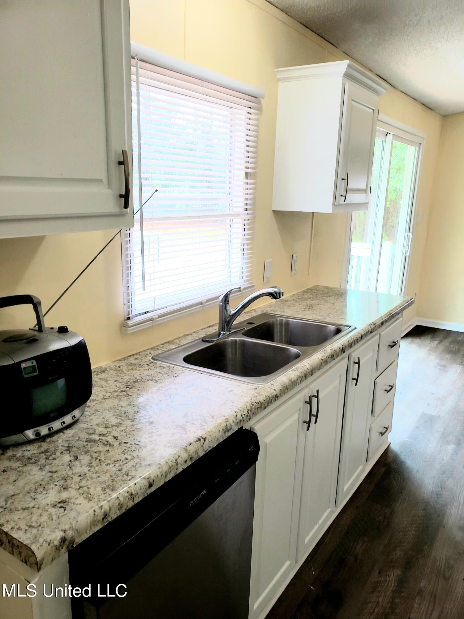 14513 McGregor Road Vancleave, MS 39565 - Photo 13 of 38 20220910_144153