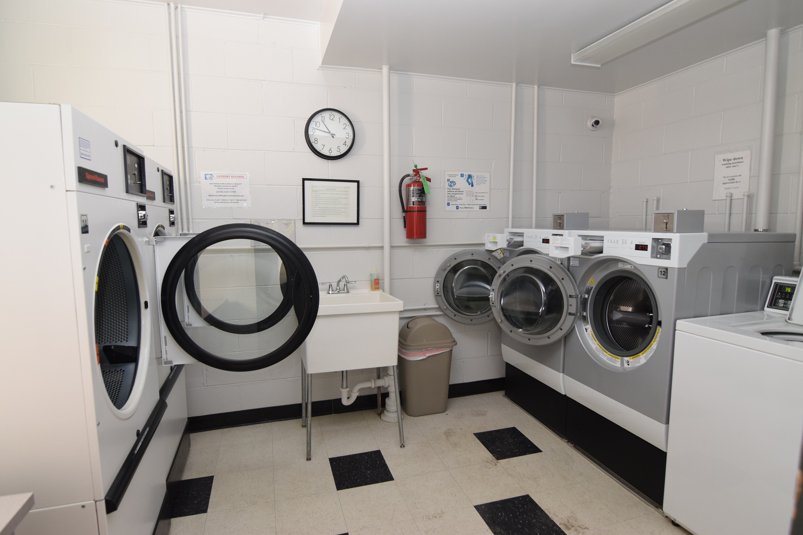 2400 Archbury Lane, Unit 2H Park Ridge, IL 60068 - Photo 16 of 26 a utility room with dryer and washer