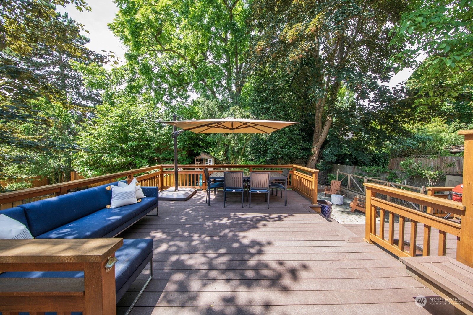 319 18th Avenue Seattle, WA 98122 - Photo 32 of 38 a view of outdoor sitting area with chairs