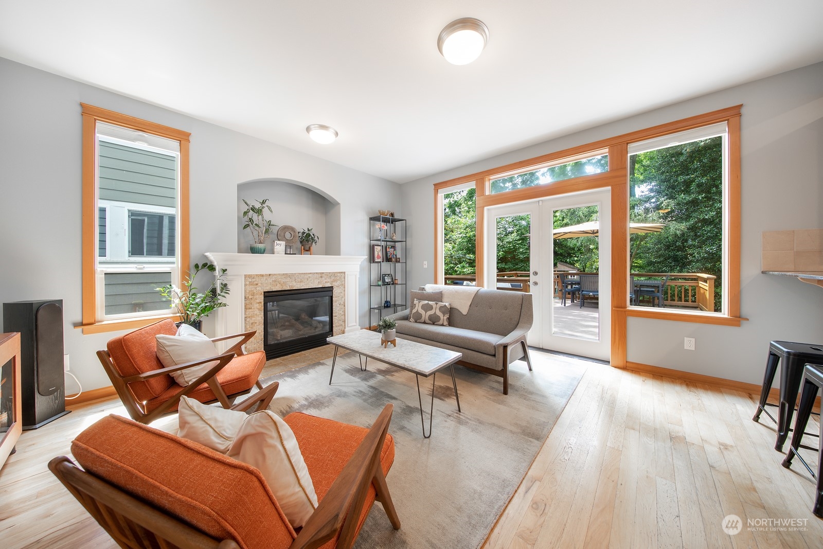 319 18th Avenue Seattle, WA 98122 - Photo 5 of 38 a living room with furniture and a fireplace