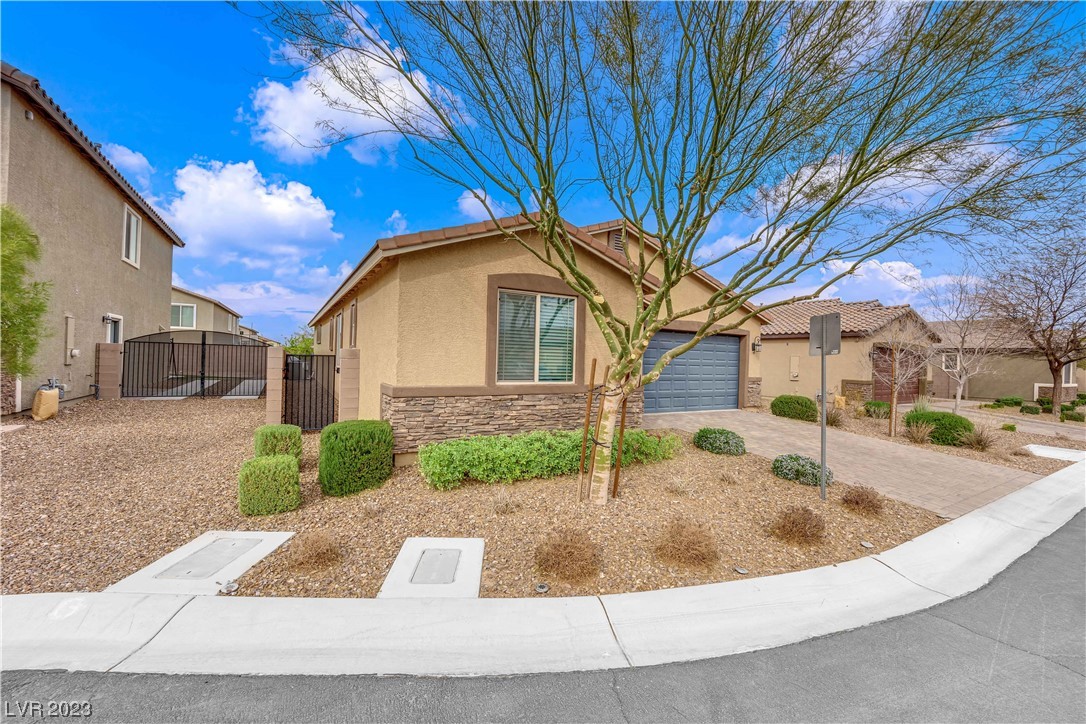 28 Arcturus Ridge Way Las Vegas, NV 89183 - Photo 4 of 51 Gallery Image 4