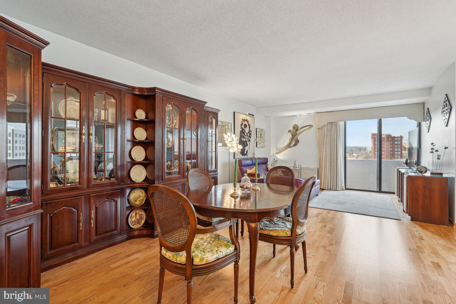 4141 North Henderson Road, Unit 611 Arlington, VA 22203 - Photo 8 of 45 1,702 sq. ft. of living space!