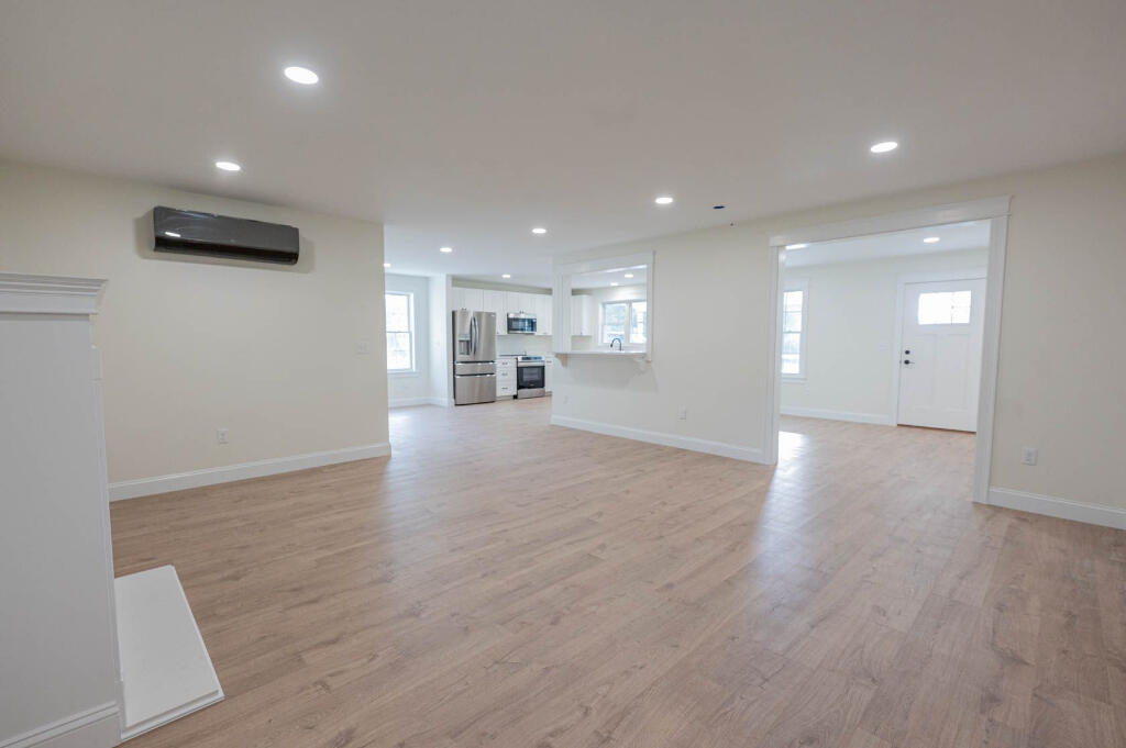 29 Pleasant Street Newcastle, ME 04553 - Photo 13 of 55 12