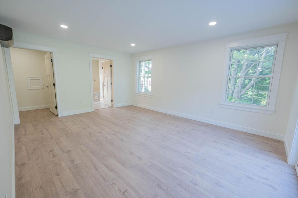 29 Pleasant Street Newcastle, ME 04553 - Photo 19 of 55 18