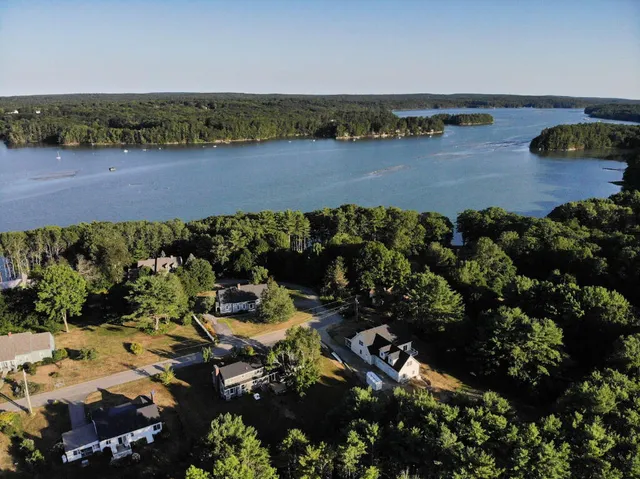 $949,000 | 29 Pleasant Street, Newcastle, ME 04553