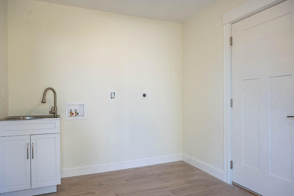 29 Pleasant Street Newcastle, ME 04553 - Photo 6 of 55 05