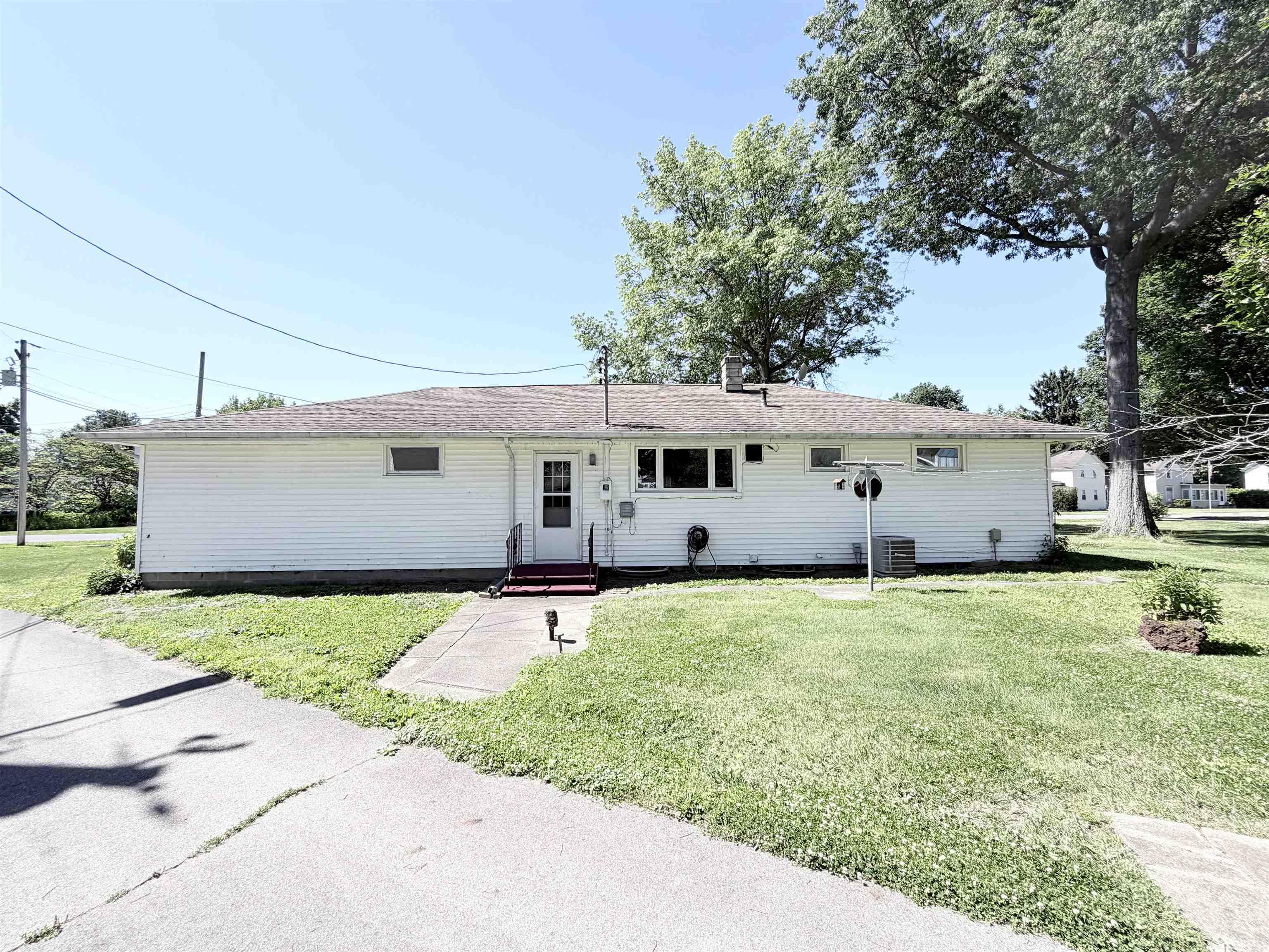 704 Virginia Street Walkerton, IN 46574 - Photo 4 of 18