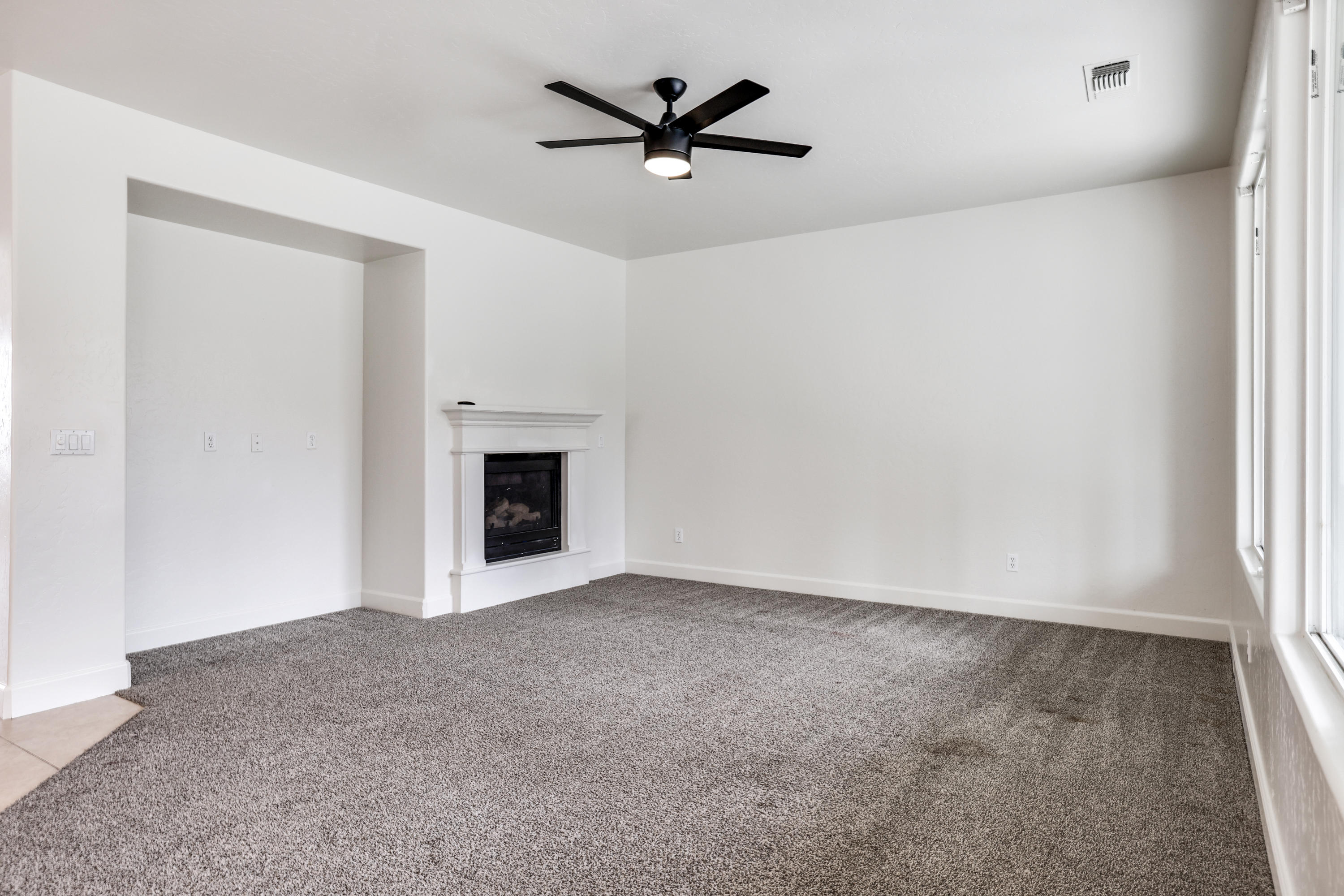 346 Martin Street Tulare, CA 93274 - Photo 15 of 33 d50a6618-d50a6620